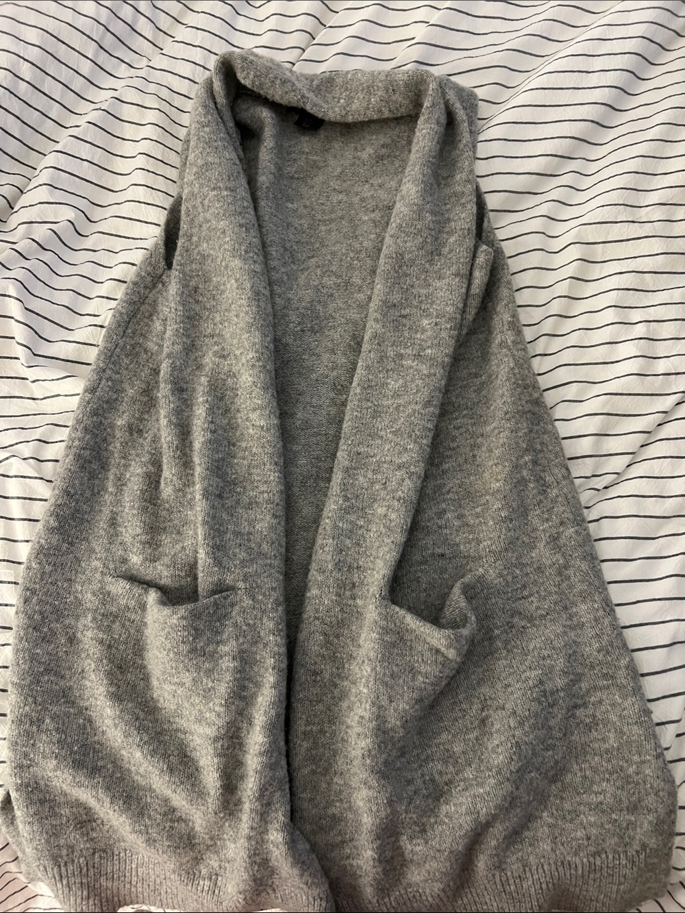 Tahari Gray Open-Front Knit Cardigan Vest with Pockets